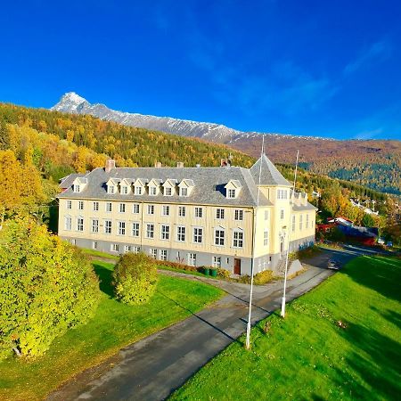 Solhov, Castle Of The Lyngen Alps Ξενοδοχείο Lyngseidet Εξωτερικό φωτογραφία